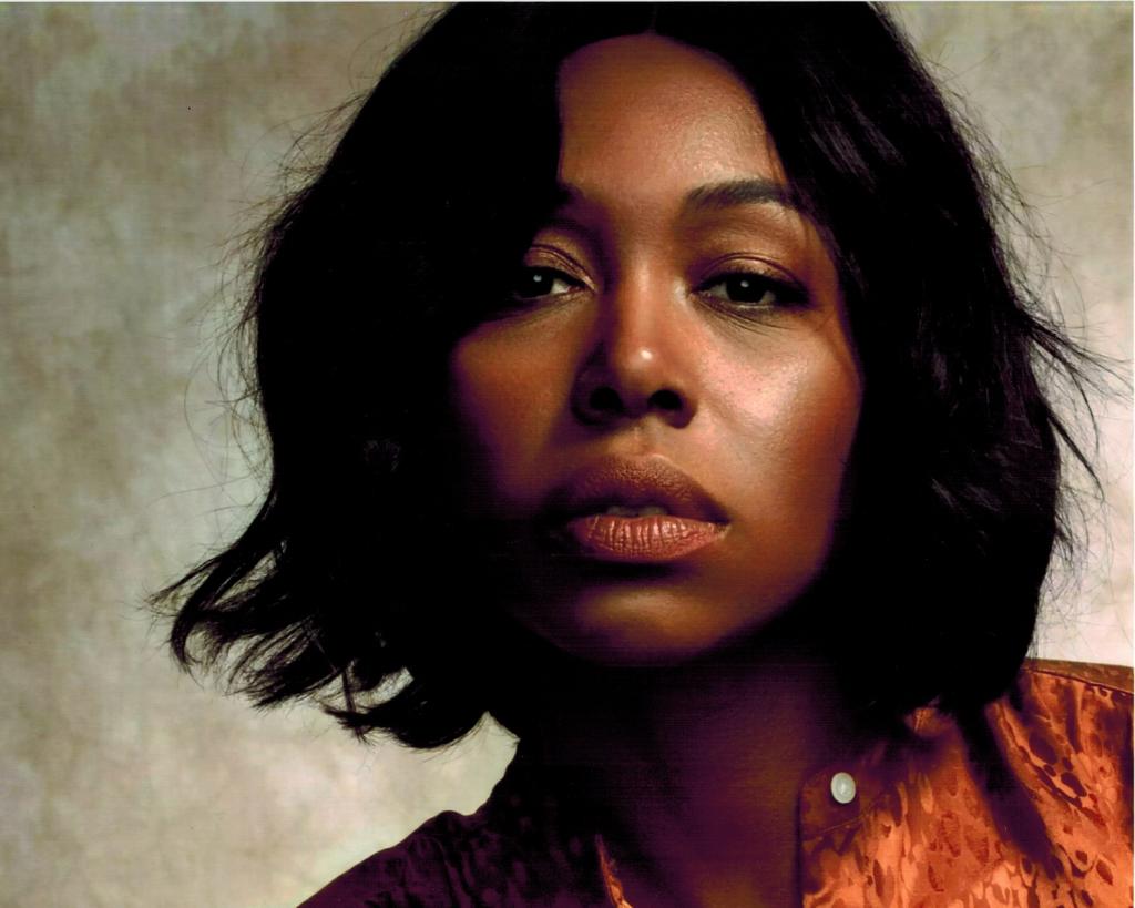 Ms._Amanda_Warren_actress__CBS_East_New_York_tv_show__3.jpg